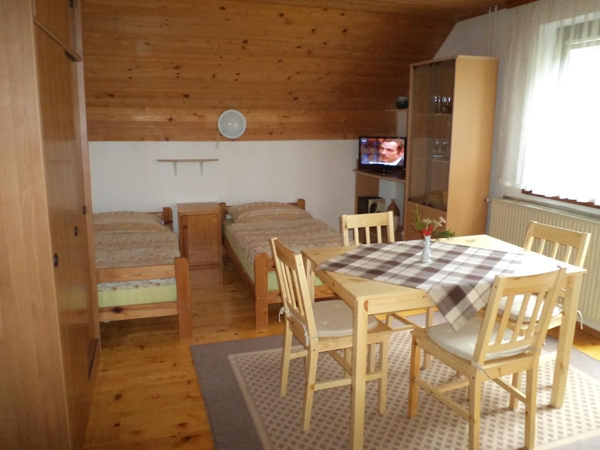 Apartma Podlogar Golica Triglav Lägenhet Jesenice Exteriör bild